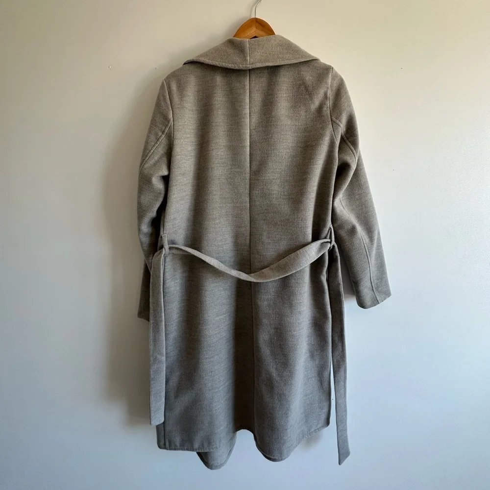Coat - Picture 6 of 7
